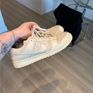 Nike Beige Sneakers